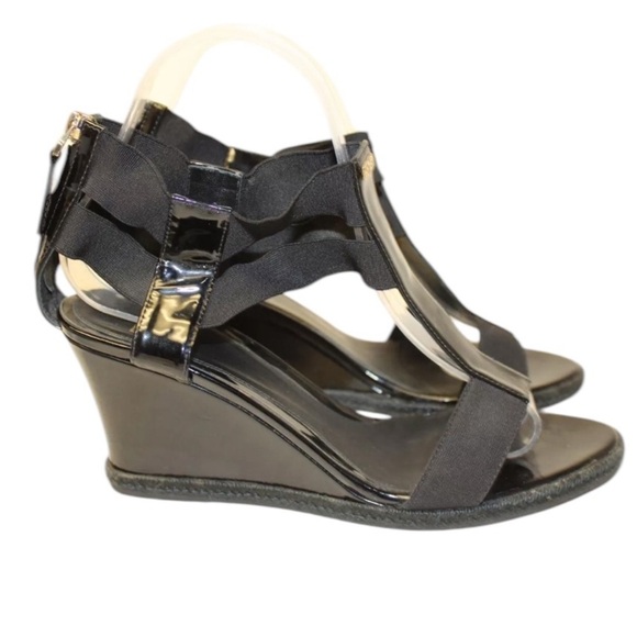 Fendi Black patent leather Women's Sandals size 38 - Picture 2 of 14